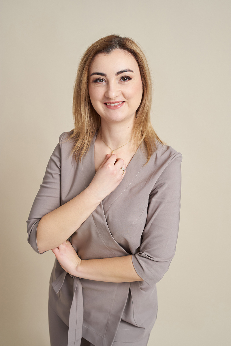 sesja-biznesowa-wizerunkowa-dla-kliniki-medycyny-estetycznej-naturalne-portrety-fleszka-studio-fotograf-czestochowa-sesja-zdjeciowa-warszawa-primoderm