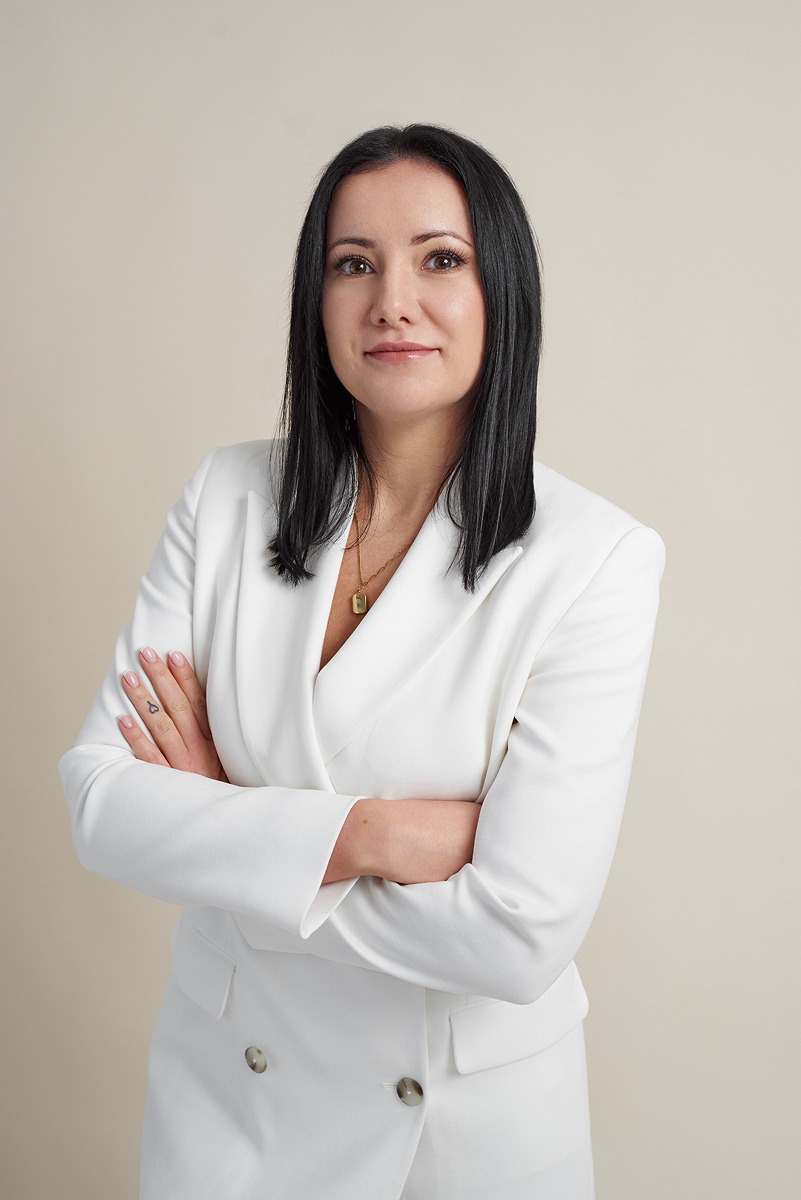 sesja-biznesowa-wizerunkowa-dla-kliniki-medycyny-estetycznej-naturalne-portrety-fleszka-studio-fotograf-czestochowa-sesja-zdjeciowa-warszawa-primoderm