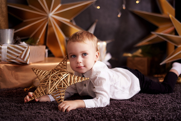 oryginalna mini sesja świąteczna zimowa w studio w Częstochowie Fleszkastudio