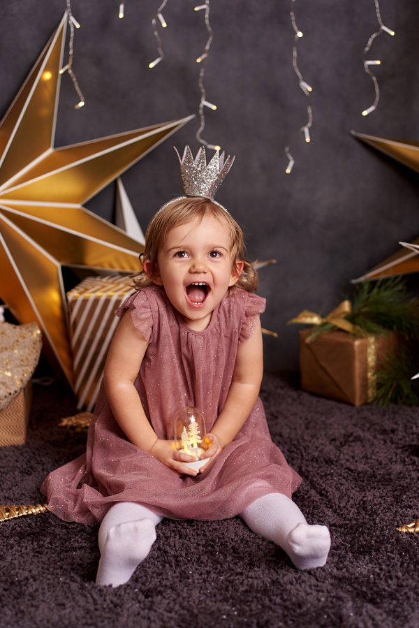 oryginalna mini sesja świąteczna zimowa w studio w Częstochowie Fleszkastudio